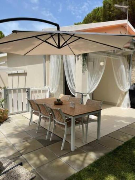 Zaffiro Casa Vacanze Al Mare Valledoria  Eksteriør billede